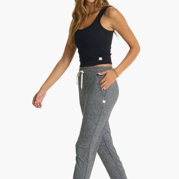 Vuori Sunrise Crop Tank Top Ribbed Black NWT Slim Fit Stretch Athleisure - Picture 10 of 11